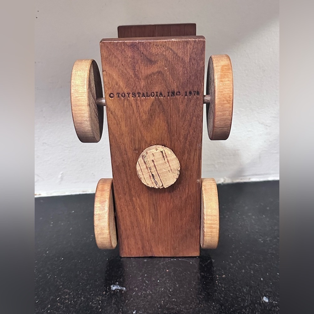 Vintage 1970 Toystalgia Wooden Circus Box Car Bank with Working Wheels - Picture 6 of 6